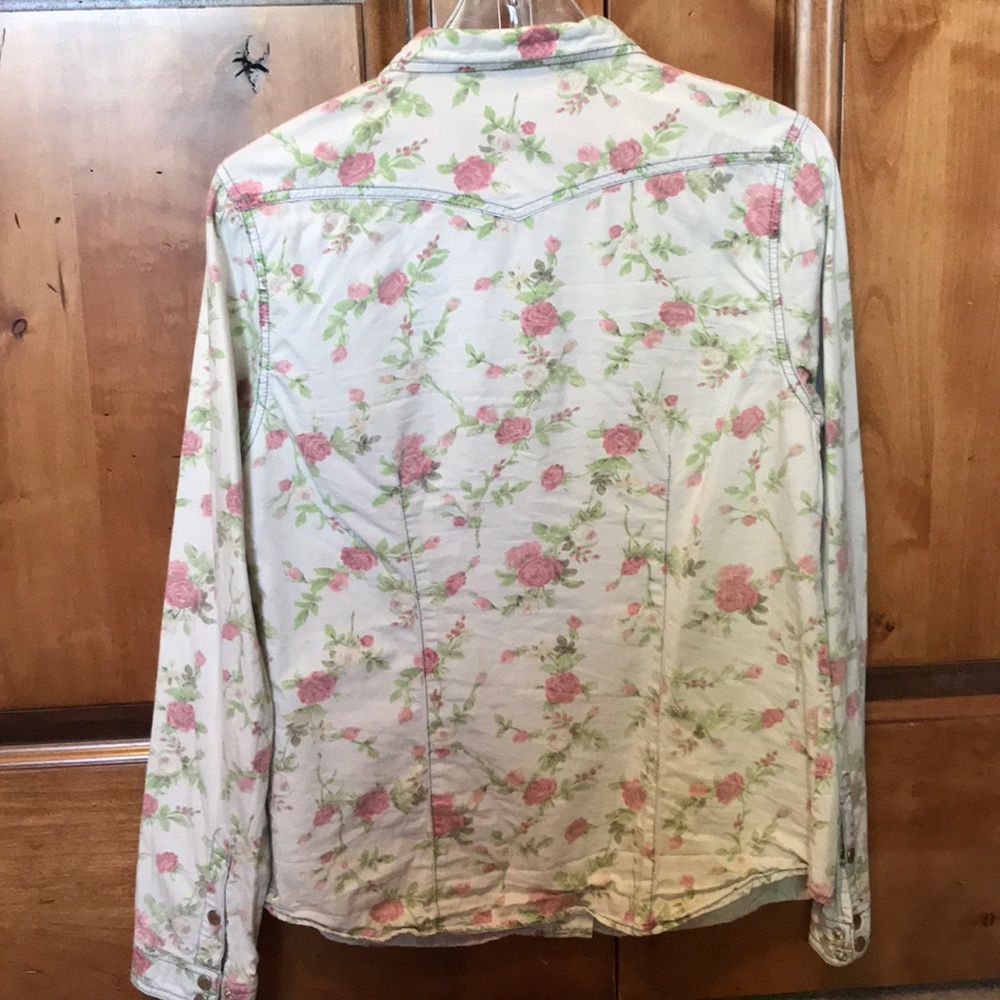 Button top - Picture 2 of 2